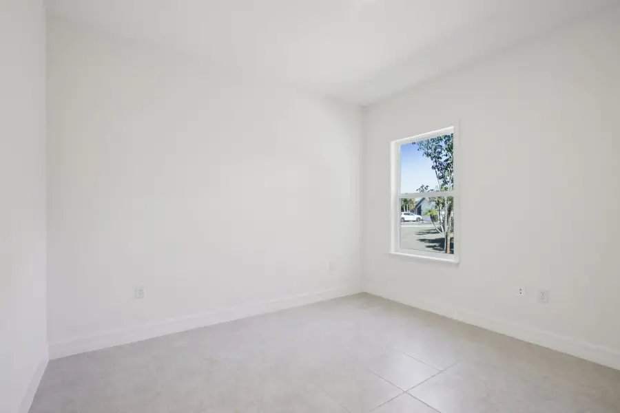 Representative unfurnished interior of a home built from the Melody by Maronda Homes in Englewood, Port Charlotte (Image 19).