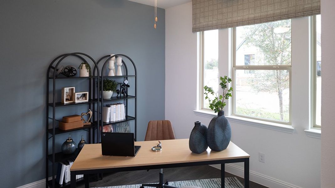 Furnished interior view inside a new home in Cross Creek Meadows, Celina (Image 9).