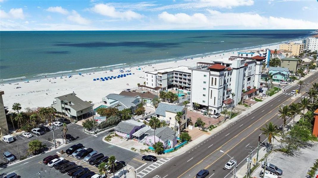 Condo located in Treasure Island, FL showcasing its design and architecture (Image 3). Condo located in Treasure Island, FL showcasing its design and architecture (Image 3).