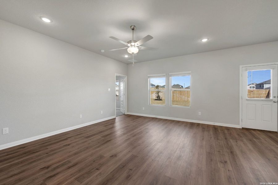 Spacious, unfurnished interior of a new home in Paloma Park, Converse (Image 33).