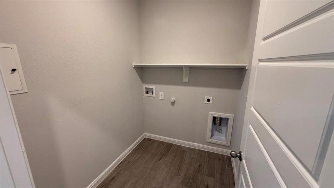 Spacious, unfurnished interior of a new home in Saratoga, Granbury (Image 22). Spacious, unfurnished interior of a new home in Saratoga, Granbury (Image 22).