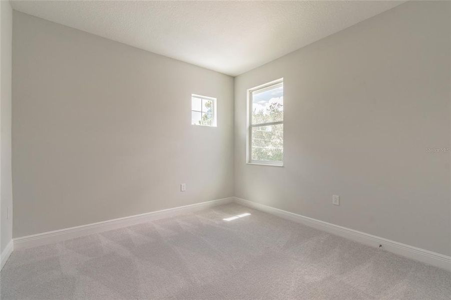 Spacious, unfurnished interior of a new home in , Tampa (Image 19).