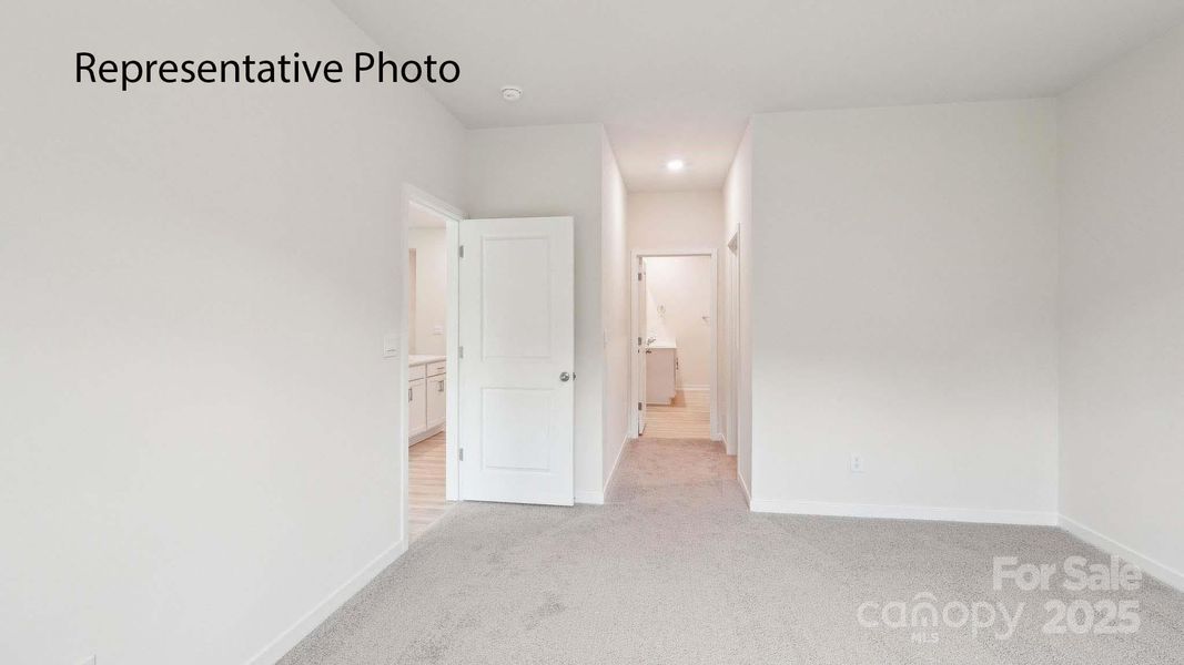 Spacious, unfurnished interior of a new home in Clark Creek Landing, Lincolnton (Image 9).