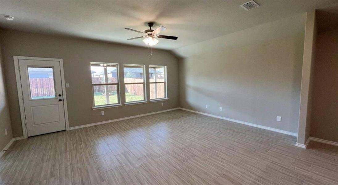 Spacious, unfurnished interior of a new home in Rosewood at Beltmill, Fort Worth (Image 9).