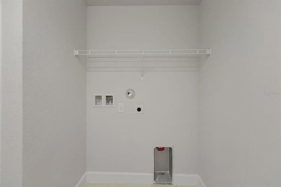 Spacious, unfurnished interior of a new home in West Oak, Ocala (Image 8).
