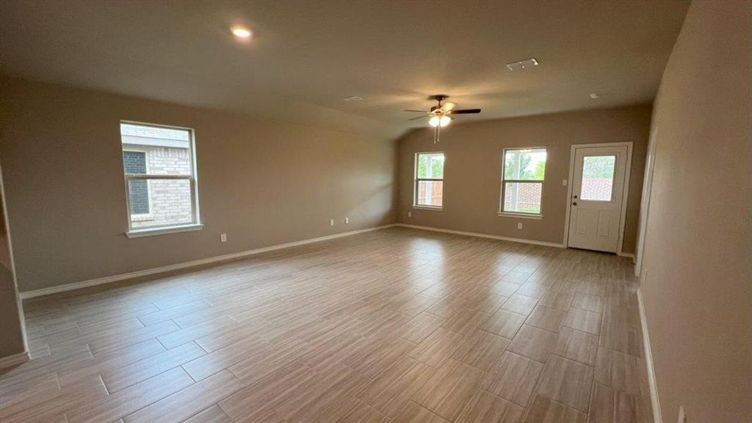 Spacious, unfurnished interior of a new home in Rosewood at Beltmill, Fort Worth (Image 9). Spacious, unfurnished interior of a new home in Rosewood at Beltmill, Fort Worth (Image 9).