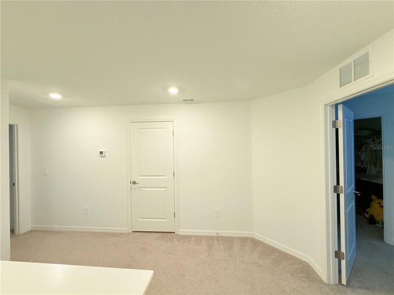 Spacious, unfurnished interior of a new home in , Ruskin (Image 11).