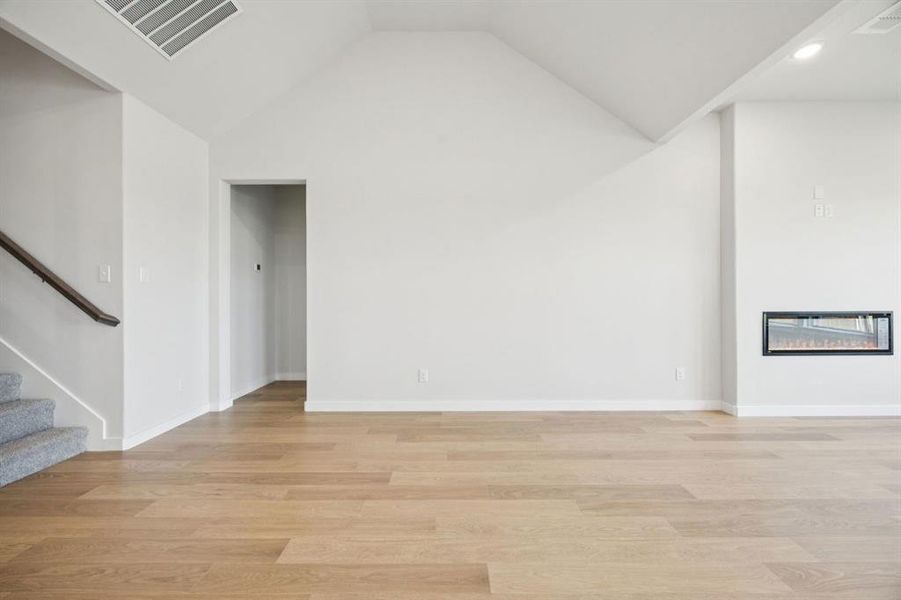 Spacious, unfurnished interior of a new home in Elevon, Lavon (Image 26).