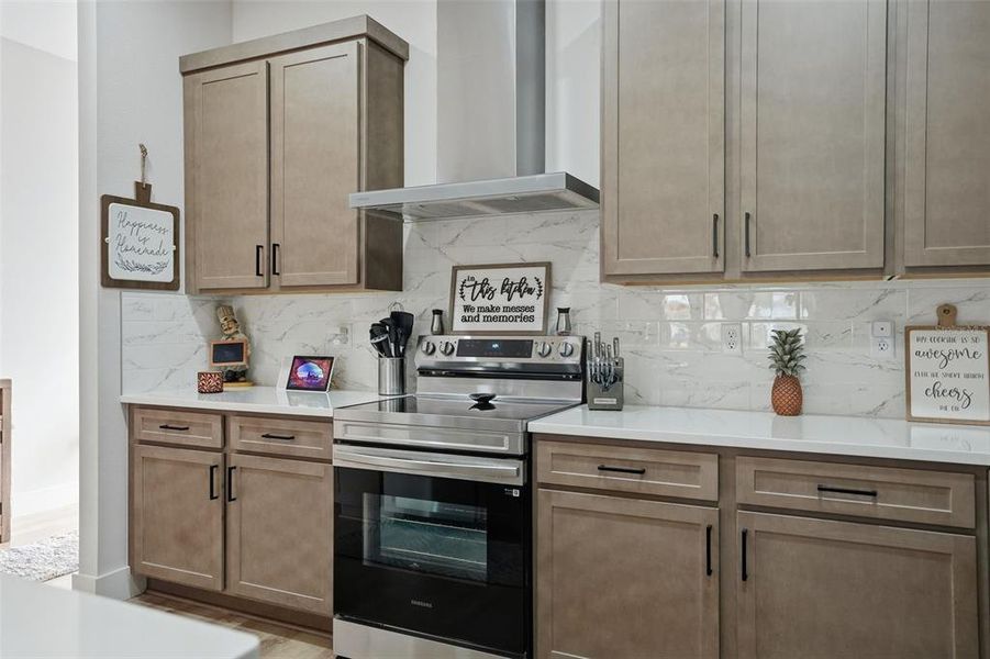 Furnished interior view inside a new home in , Weeki Wachee (Image 30).