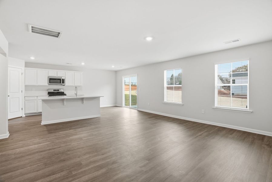 Representative unfurnished interior of a home built from the Beechwood by McGuinn Homes in South Welcome, Greenville (Image 19).