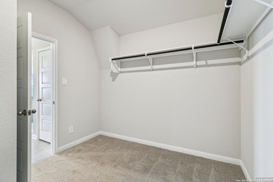 Spacious, unfurnished interior of a new home in Arcadia Ridge - Premier Series, San Antonio (Image 20).
