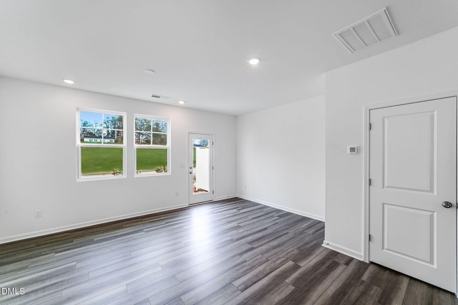 SUN_ElmGrove_Pic_Jackson_QMI_19_Great_2o