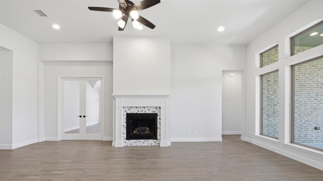 Spacious, unfurnished interior of a new home in Talon Hills, Fort Worth (Image 15). Spacious, unfurnished interior of a new home in Talon Hills, Fort Worth (Image 15).
