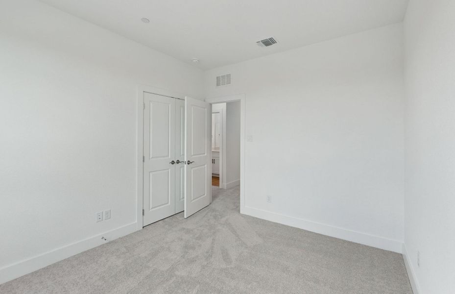 Spacious, unfurnished interior of a new home in Northpoint at Old Settlers, Round Rock (Image 41).