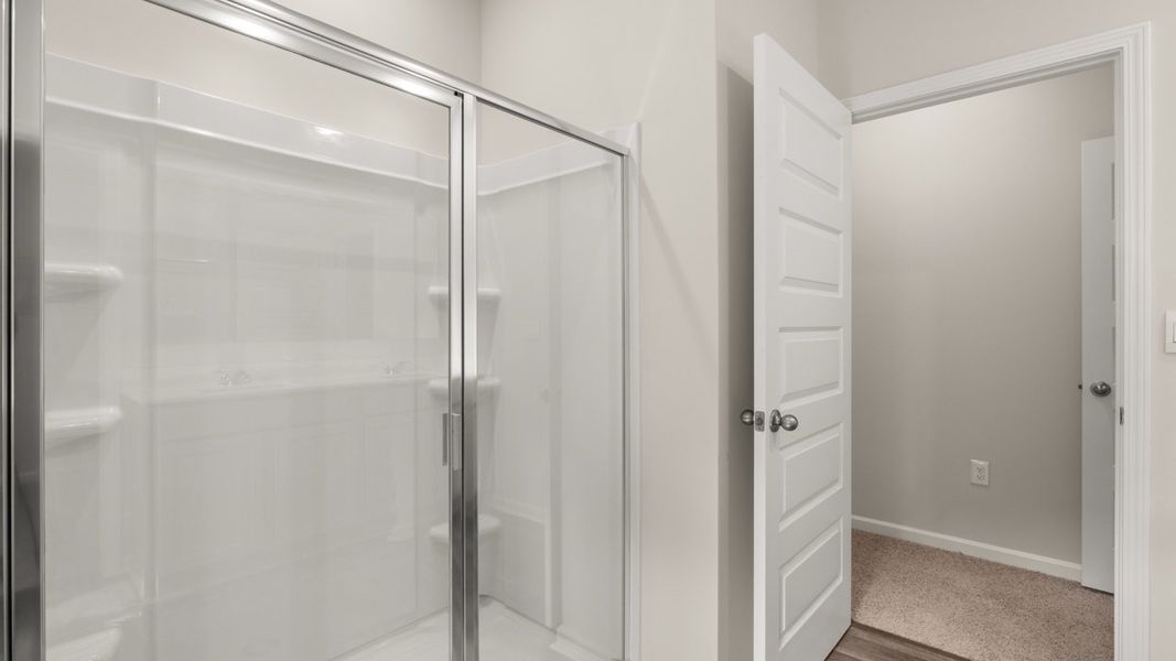 Spacious, unfurnished interior of a new home in Preserve at Dove Creek, Statham (Image 26).