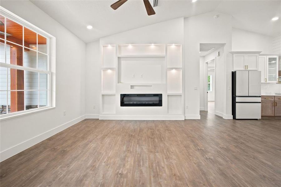 Spacious, unfurnished interior of a new home in , Dunnellon (Image 38). Spacious, unfurnished interior of a new home in , Dunnellon (Image 38).