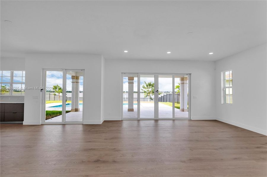 Spacious, unfurnished interior of a new home in Arden: The Waterford Collection, Loxahatchee (Image 51).