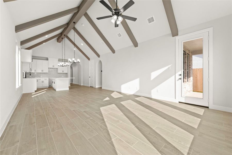 Spacious, unfurnished interior of a new home in Candela, Richmond (Image 13).