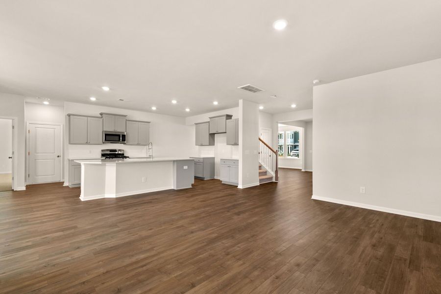 Spacious, unfurnished interior of a new home in Heron's Walk at Summers Corner, Summerville (Image 33).