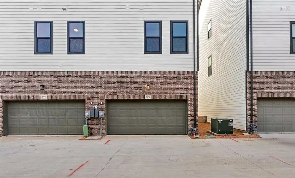 Rear Exterior Design Representative Photo