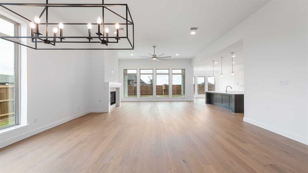 Spacious, unfurnished interior of a new home in Myrtle Creek 71', Waxahachie (Image 22).