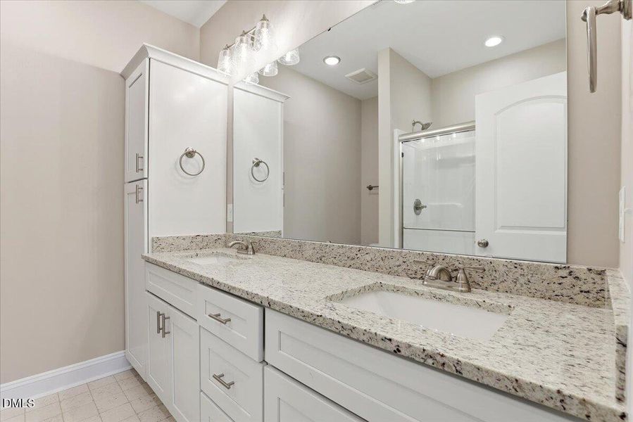 31-604 S Vance St-31