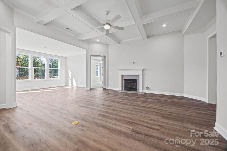 Spacious, unfurnished interior of a new home in Handsmill on Lake Wylie, York (Image 29).