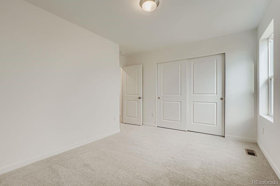 Spacious, unfurnished interior of a new home in Parterre, Thornton (Image 12).