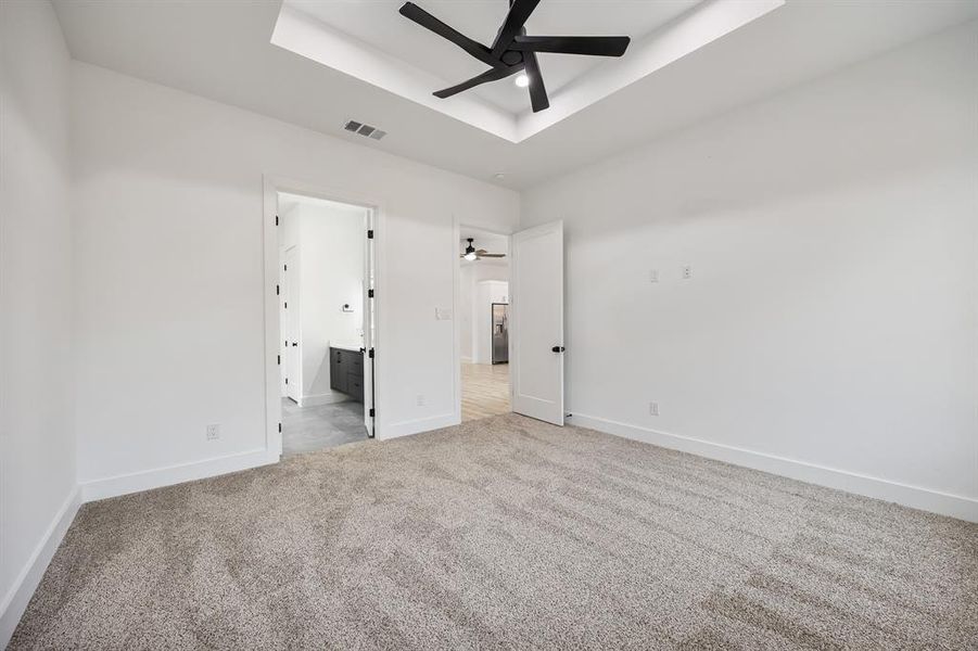Spacious, unfurnished interior of a new home in , Dallas (Image 33).