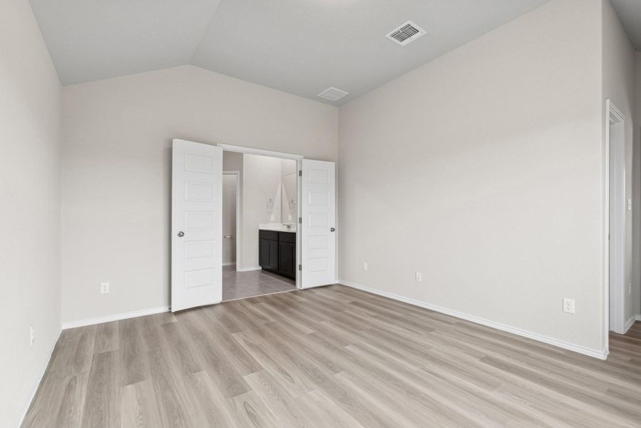 Spacious, unfurnished interior of a new home in Carillon, Manor (Image 15). Spacious, unfurnished interior of a new home in Carillon, Manor (Image 15).