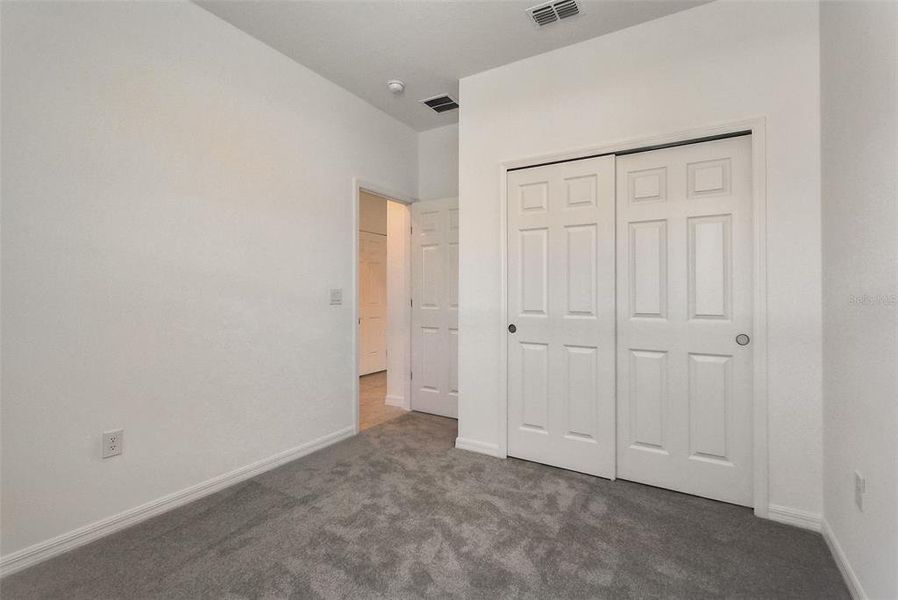 Spacious, unfurnished interior of a new home in Silver Lake Pointe, Leesburg (Image 18).