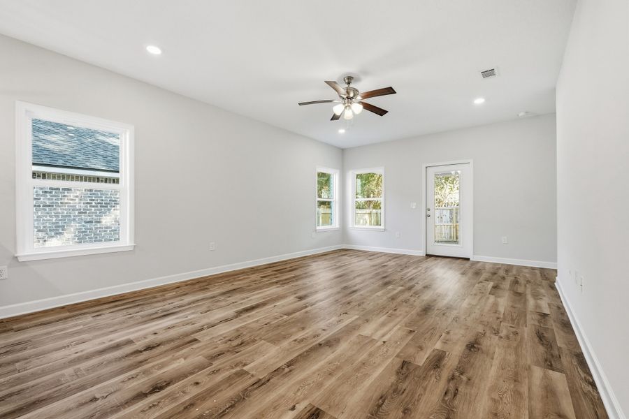 Spacious, unfurnished interior of a new home in McCarthy Estates, Defuniak Springs (Image 40). Spacious, unfurnished interior of a new home in McCarthy Estates, Defuniak Springs (Image 40).