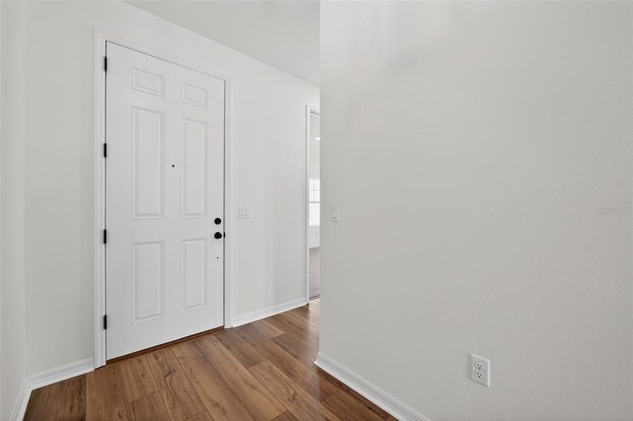 Spacious, unfurnished interior of a new home in Tyson Reserve, St. Cloud (Image 12).