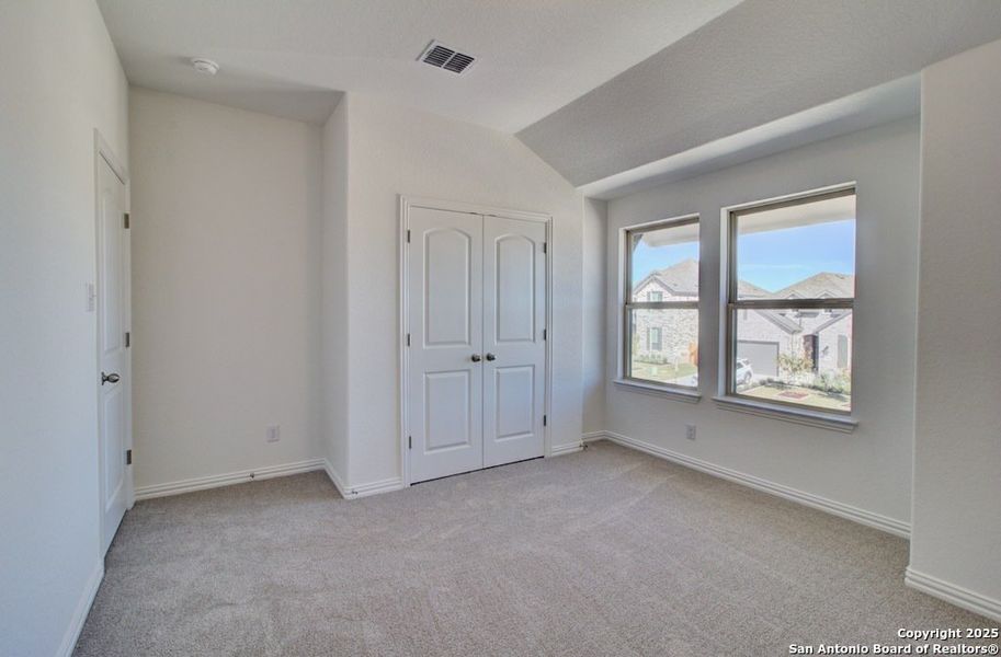Spacious, unfurnished interior of a new home in Meyer Ranch – Premier, New Braunfels (Image 28).