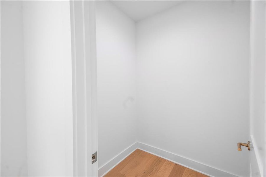 Spacious, unfurnished interior of a new home in , Alpharetta (Image 17).