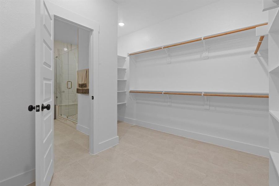 Spacious, unfurnished interior of a new home in , Fort Worth (Image 13).