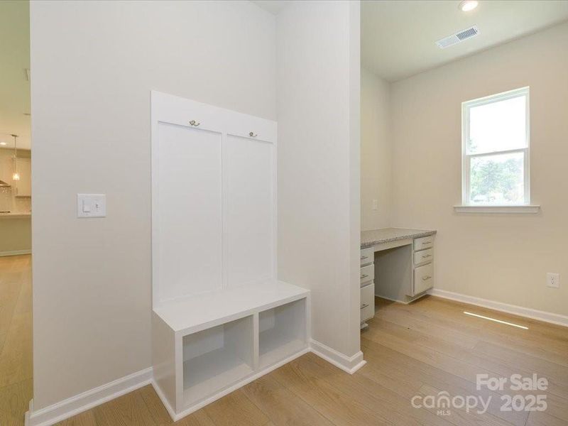 Built in Drop Zone and desk space off the garage entry provides a seamless hassle free base. Built in Drop Zone and desk space off the garage entry provides a seamless hassle free base.