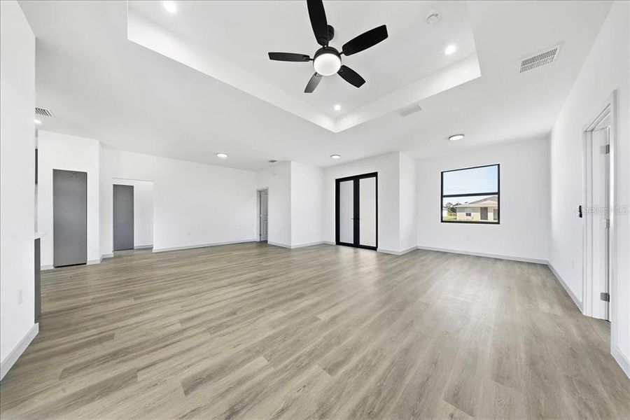 Spacious, unfurnished interior of a new home in , Lehigh Acres (Image 25).