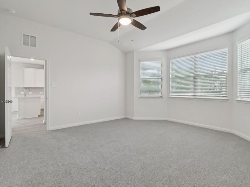 Spacious, unfurnished interior of a new home in Stetson Ridge, Marion (Image 20).