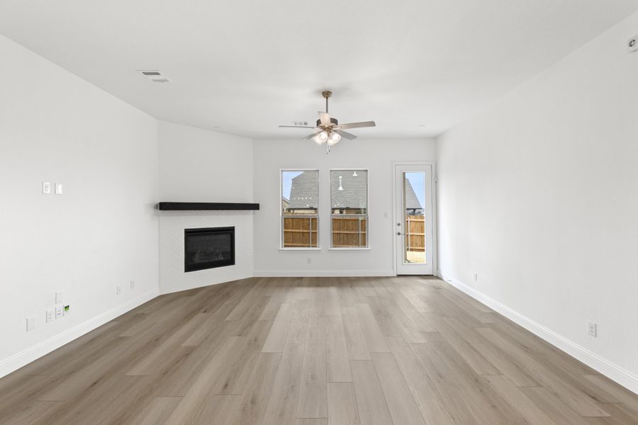 Representative unfurnished interior of a home built from the Brookstone I by Sandlin Homes in Timberbrook, Justin (Image 19).