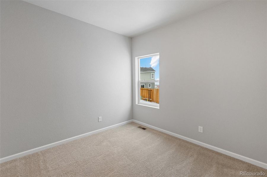 Spacious, unfurnished interior of a new home in Cottonwood Greens, Fort Lupton (Image 13).