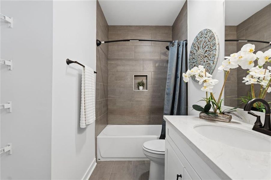 Furnished interior view inside a new home in , Atlanta (Image 7).