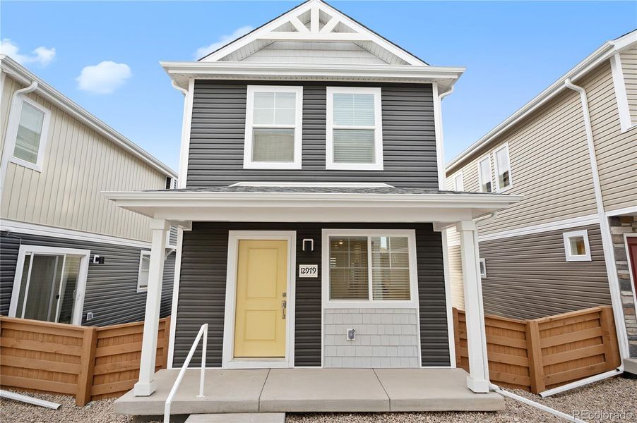 Image 22 of a home in Reunion.