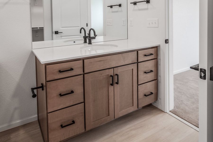 Representative interior finishes for a home built from the Sage by Hartford Homes in Bloom, Fort Collins (Image 25).