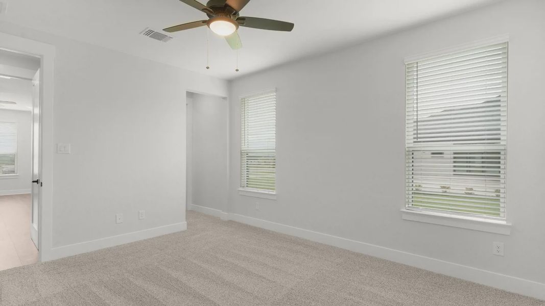 Representative unfurnished interior of a home built from the Montana by Chesmar Homes in Feathergrass, Florence (Image 31).