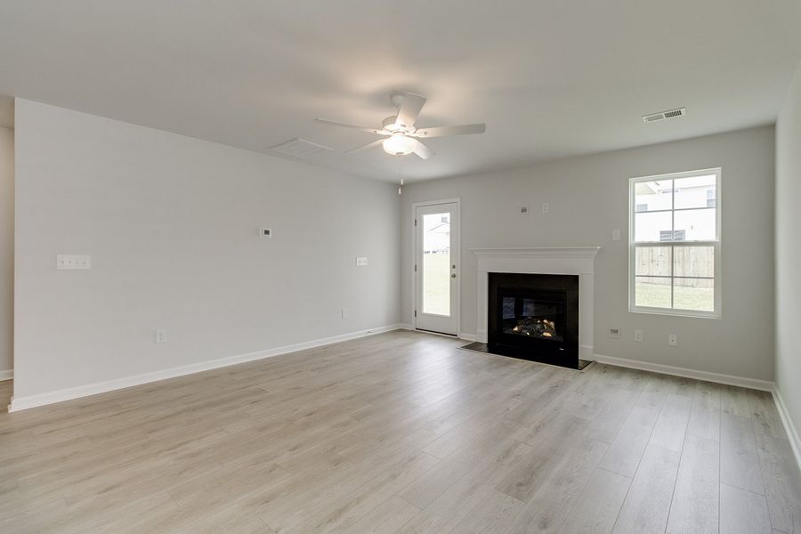 Spacious, unfurnished interior of a new home in Winston Point, Gilbert (Image 14). Spacious, unfurnished interior of a new home in Winston Point, Gilbert (Image 14).