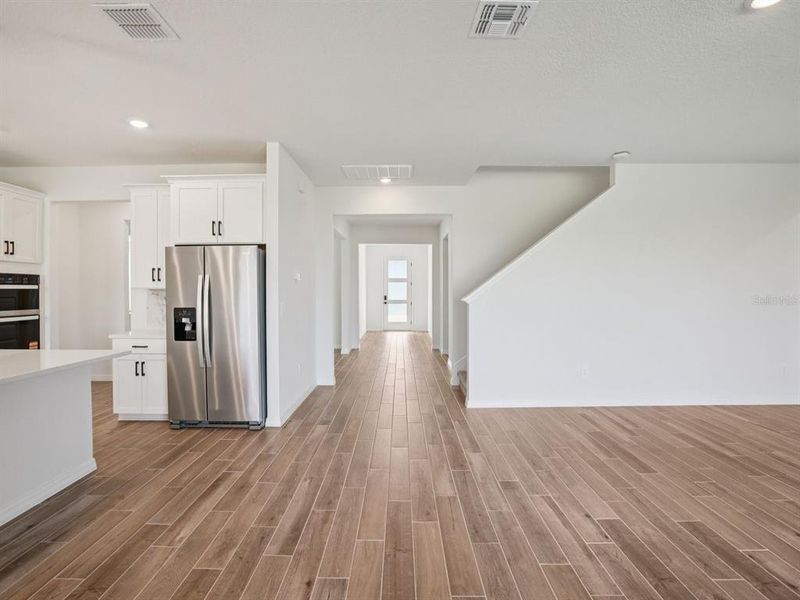 Spacious, unfurnished interior of a new home in Two Rivers - Signature Series, Zephyrhills (Image 28).