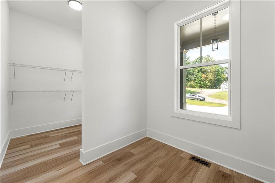 Spacious, unfurnished interior of a new home in , Jefferson (Image 23).
