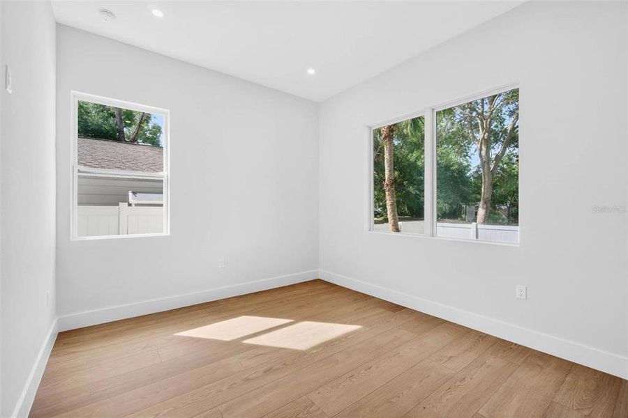 Spacious, unfurnished interior of a new home in , St. Petersburg (Image 22).