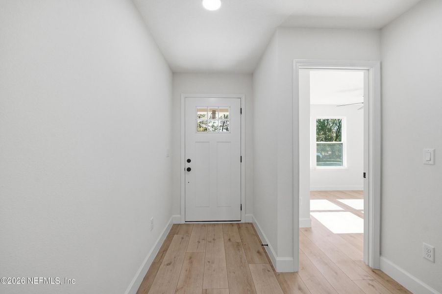 Spacious, unfurnished interior of a new home in , Jacksonville (Image 15).